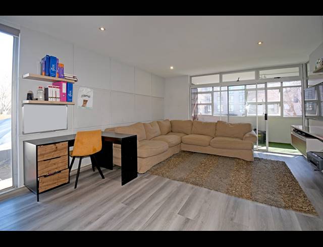 2 BEDROOM APARTMENT FOR SALE IN HOUGHTON ESTATE